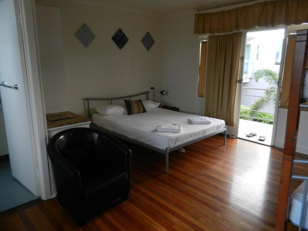 Golden Shores Motel Bilinga Room photo