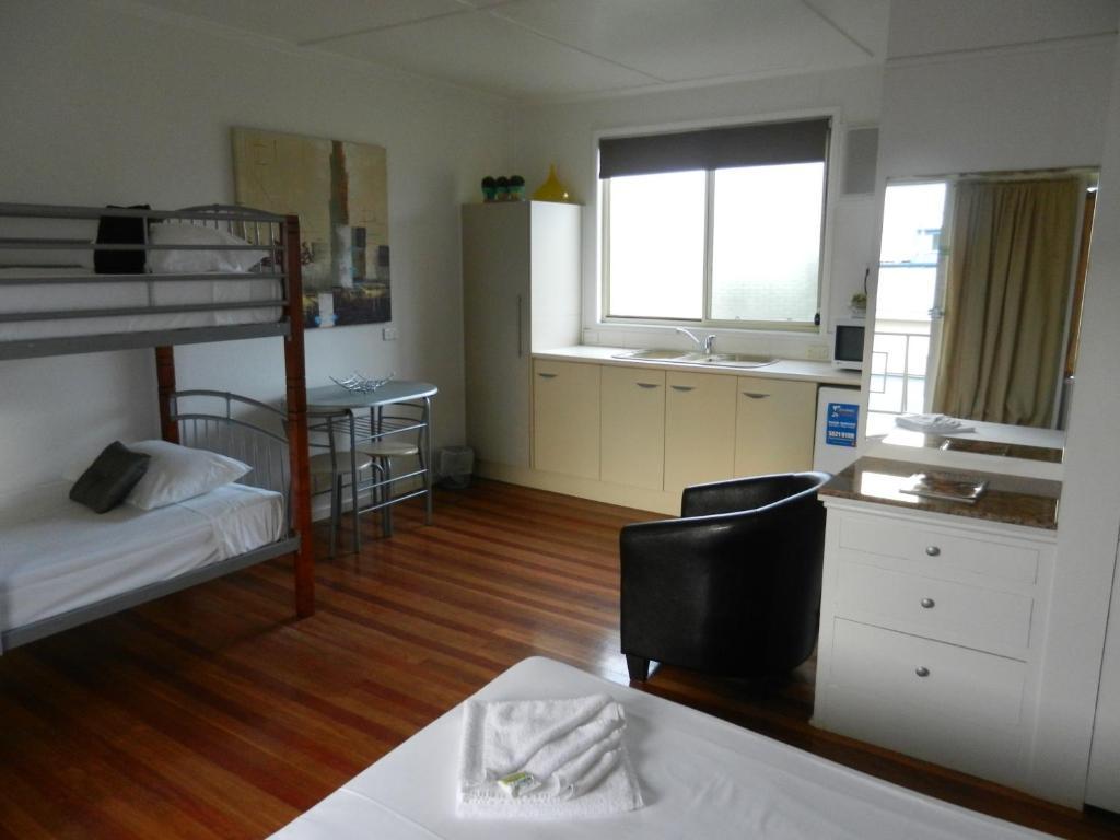 Golden Shores Motel Bilinga Room photo